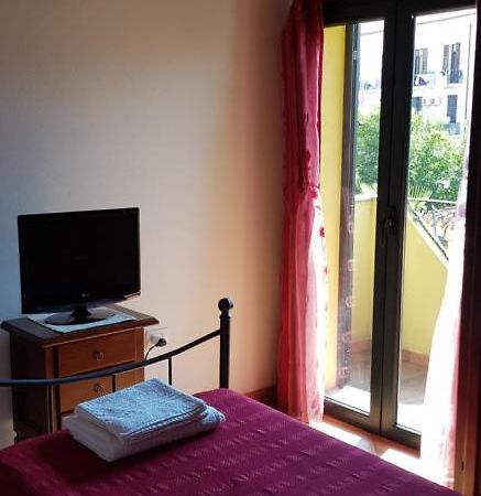 לינה וארוחת בוקר SantʼAntìoco Bed & Breakfast S' Accorru מראה חיצוני תמונה