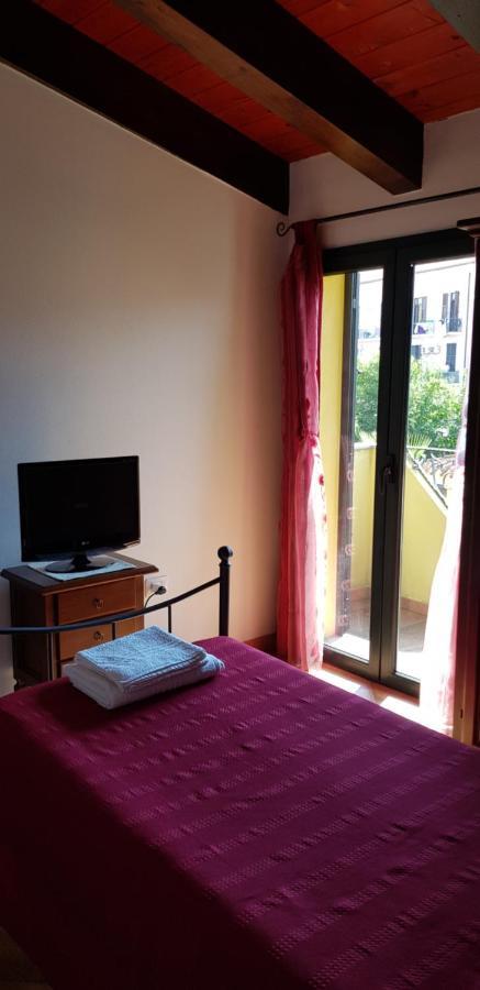 לינה וארוחת בוקר SantʼAntìoco Bed & Breakfast S' Accorru מראה חיצוני תמונה