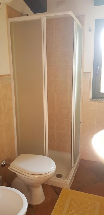 לינה וארוחת בוקר SantʼAntìoco Bed & Breakfast S' Accorru מראה חיצוני תמונה