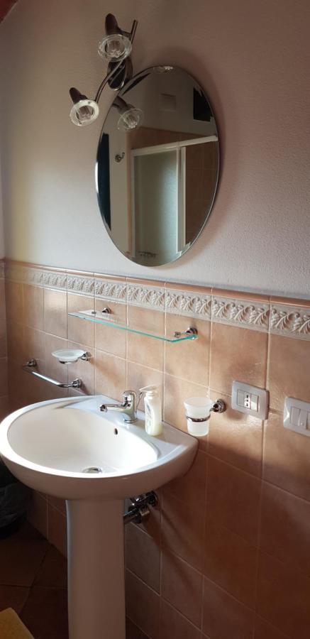 לינה וארוחת בוקר SantʼAntìoco Bed & Breakfast S' Accorru מראה חיצוני תמונה