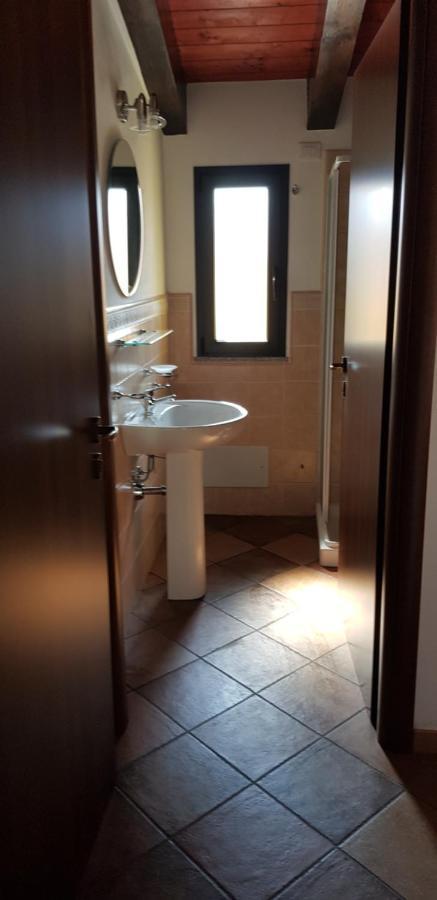 לינה וארוחת בוקר SantʼAntìoco Bed & Breakfast S' Accorru מראה חיצוני תמונה